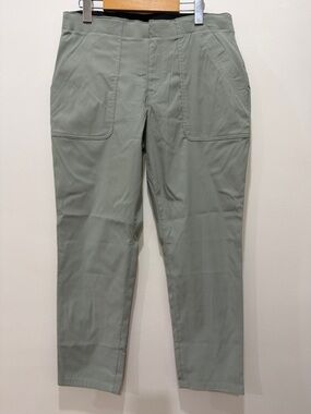 Eddie Bauer Women’s Straight-Leg Pants in Sage Size 4
